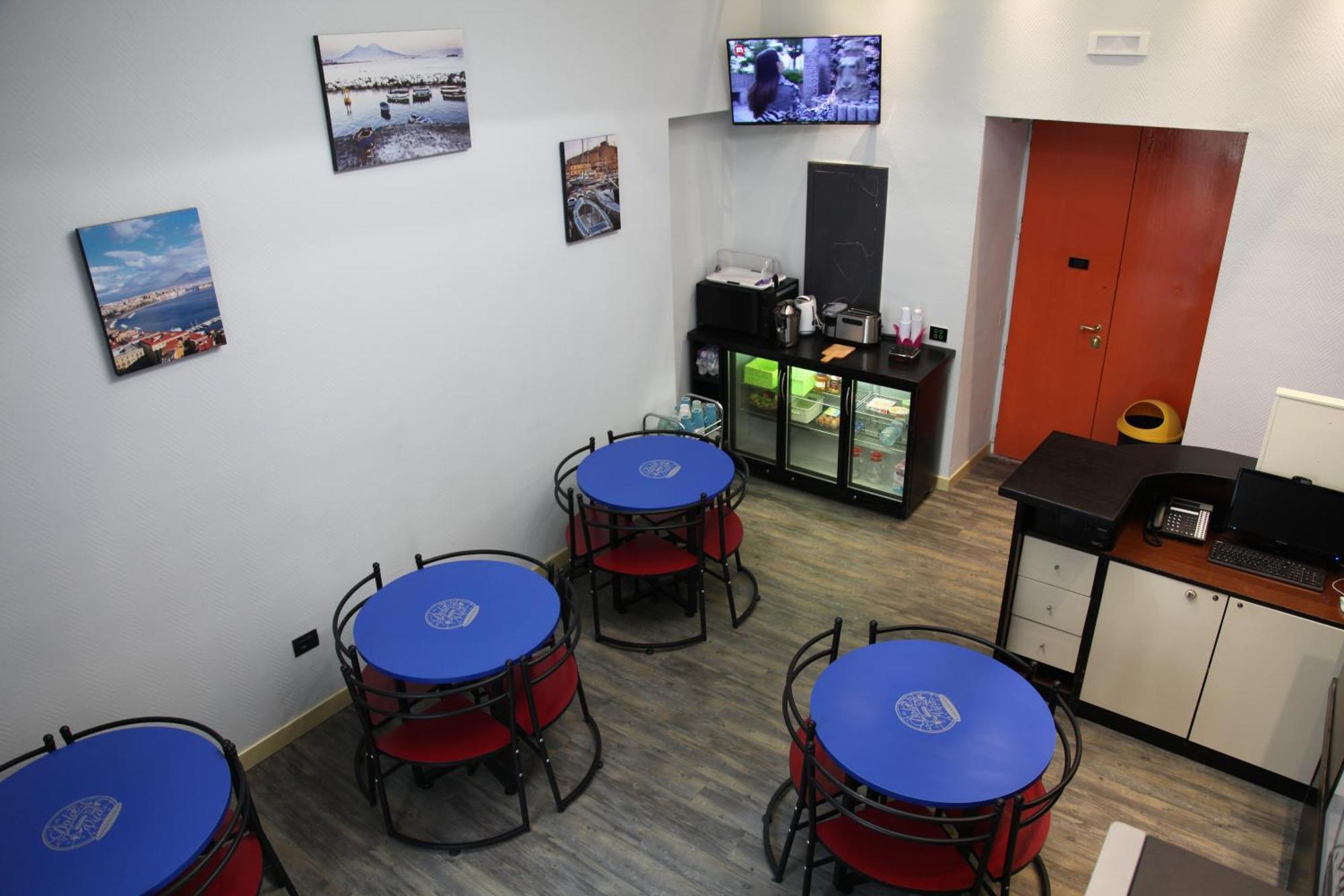 Dolce Vita Rooms Napoli Esterno foto