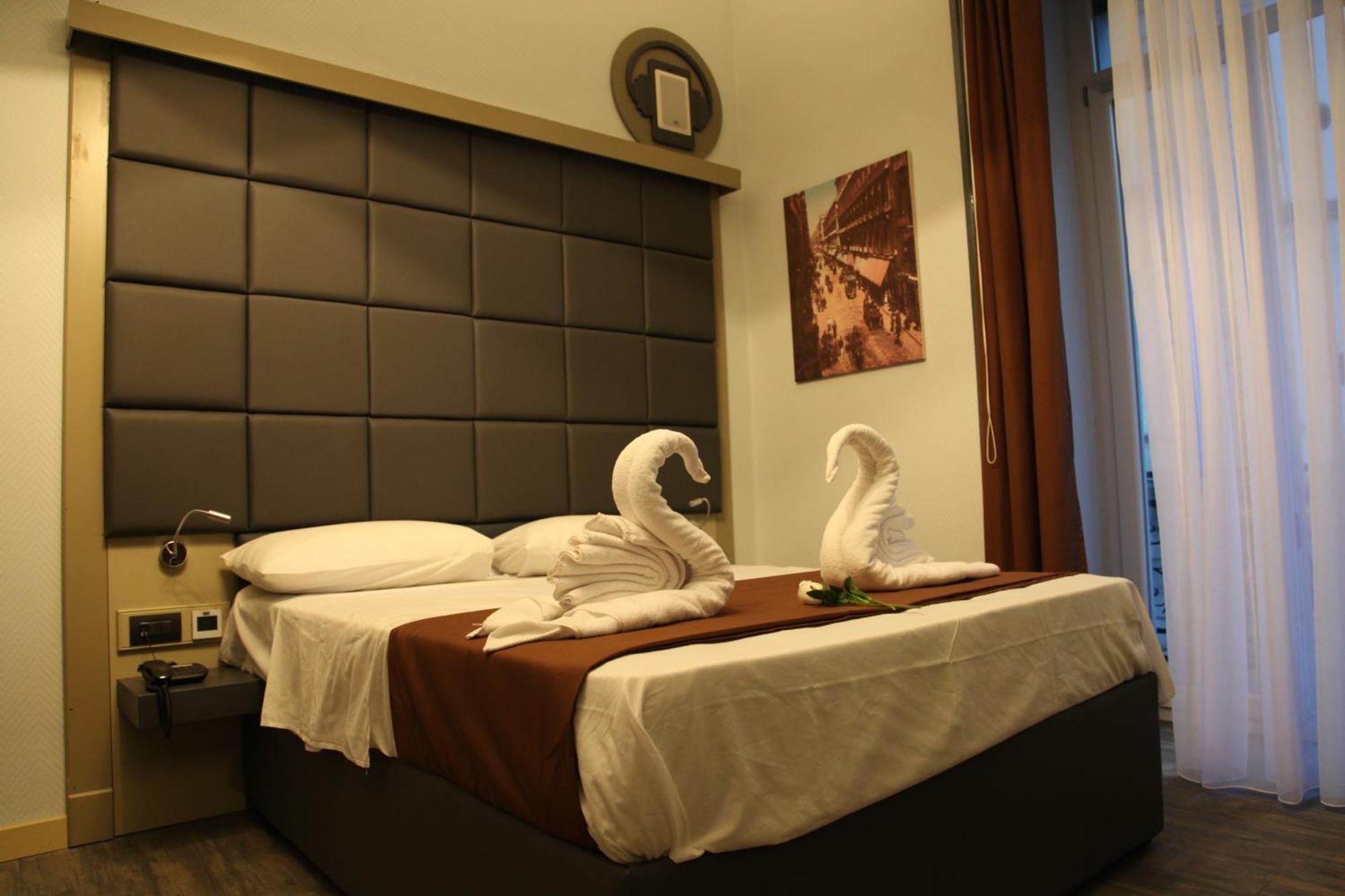 Dolce Vita Rooms Napoli Esterno foto