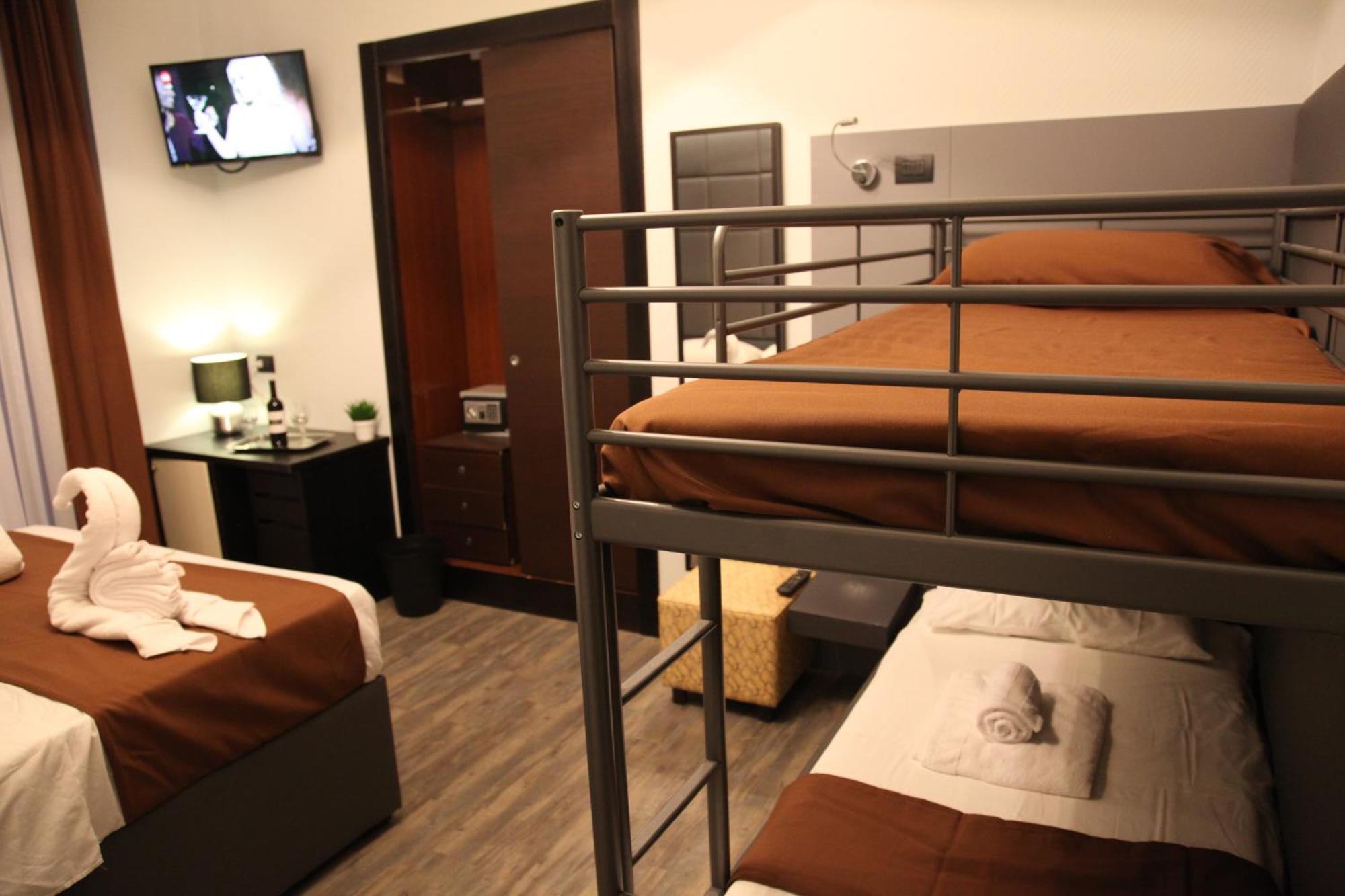 Dolce Vita Rooms Napoli Esterno foto
