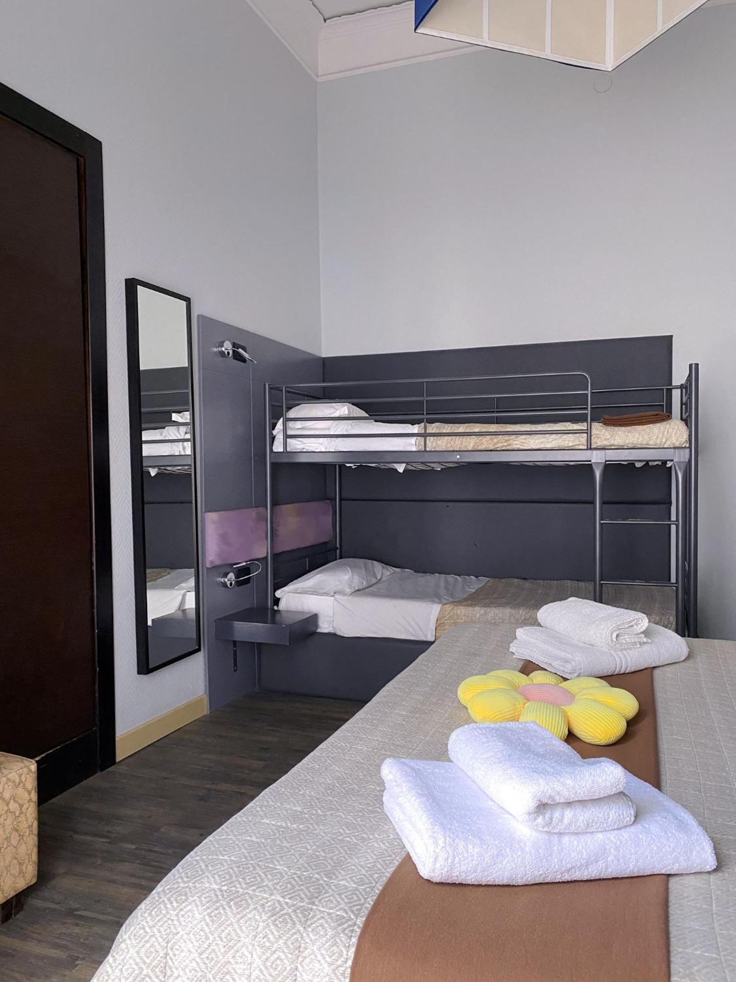 Dolce Vita Rooms Napoli Esterno foto