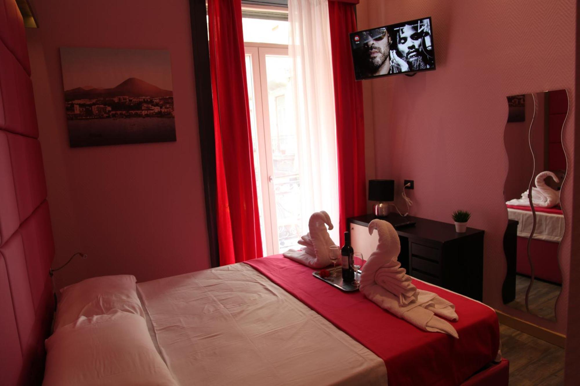 Dolce Vita Rooms Napoli Esterno foto