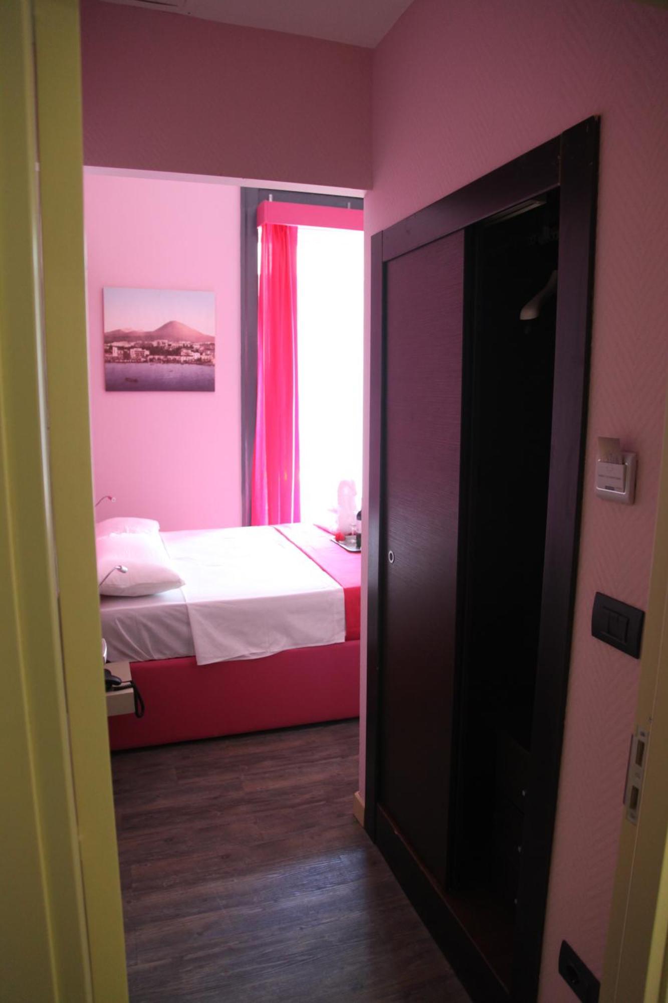 Dolce Vita Rooms Napoli Esterno foto