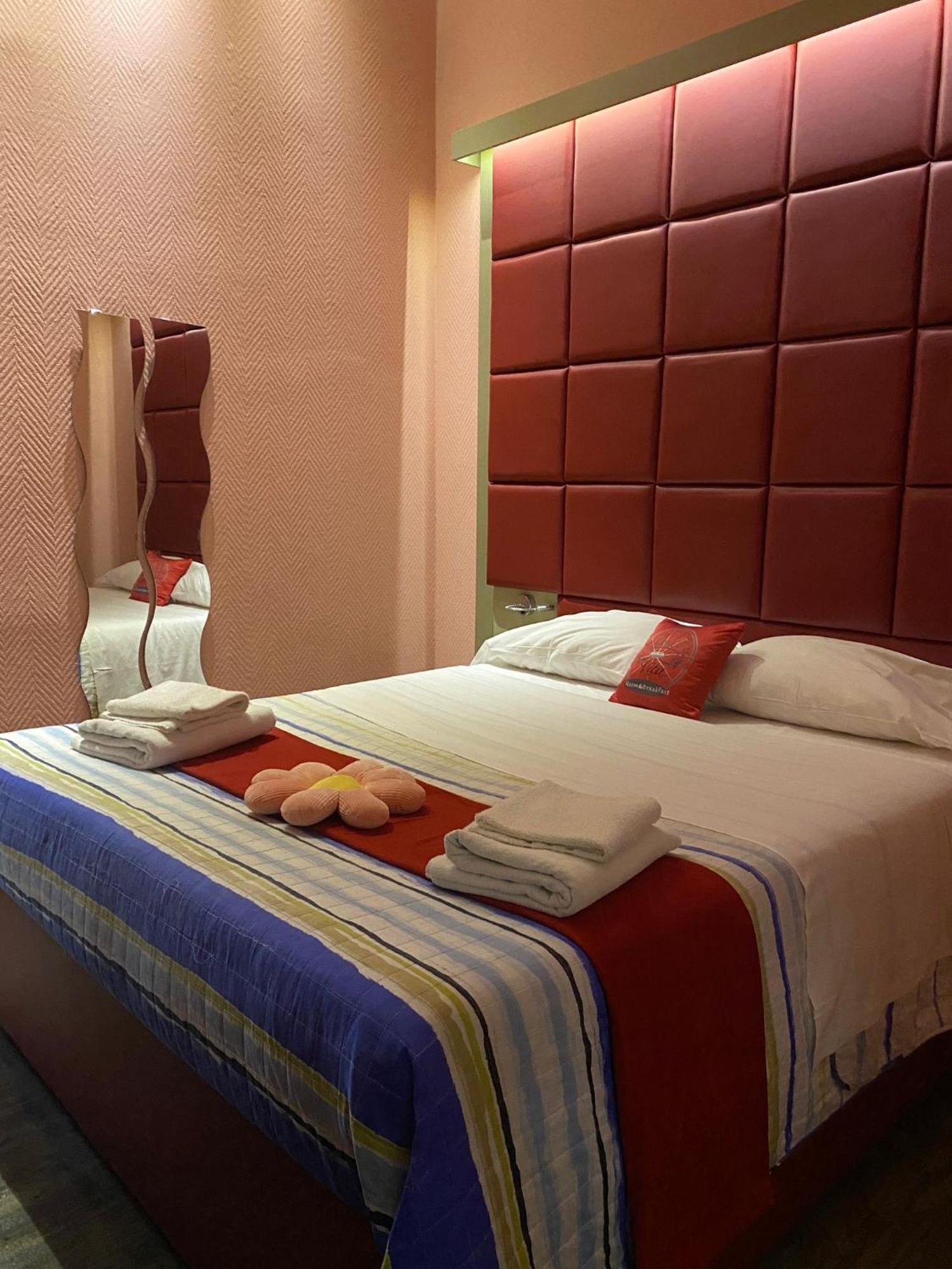 Dolce Vita Rooms Napoli Esterno foto