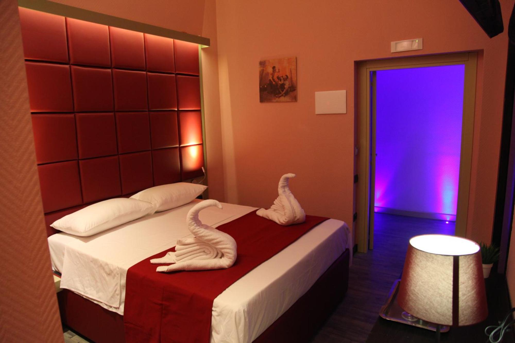 Dolce Vita Rooms Napoli Esterno foto