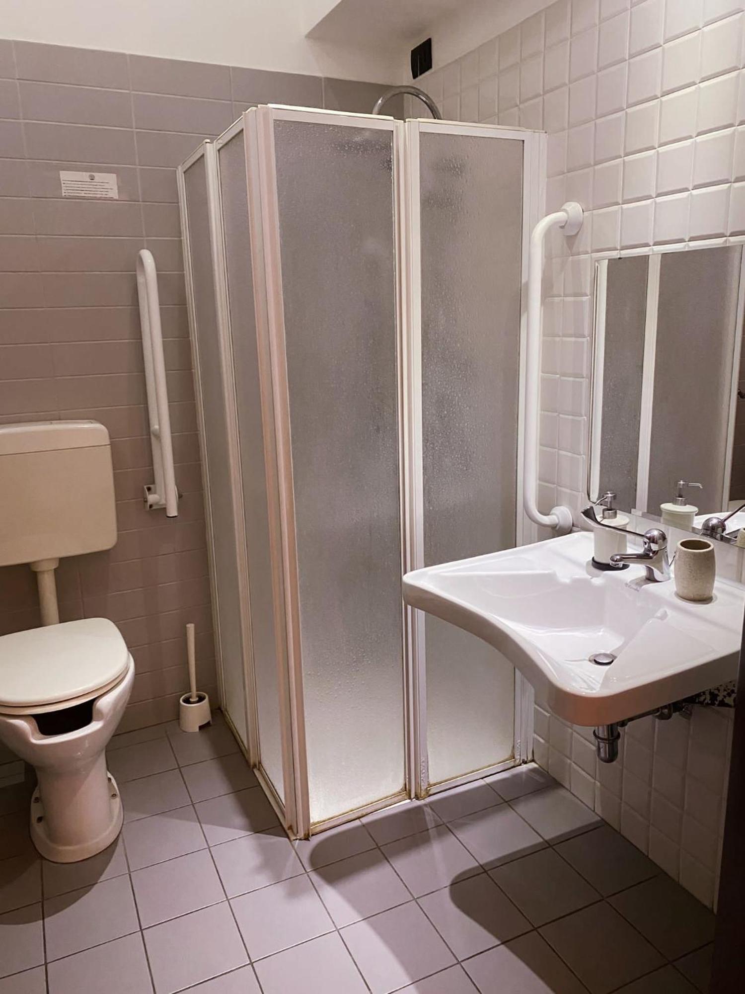 Dolce Vita Rooms Napoli Esterno foto